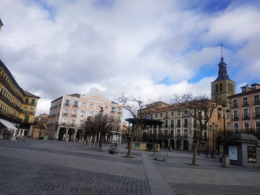 Segovia: Guided Walking Tour with Alcázar Entry - Should you book this Segovia Alcázar walking tour?