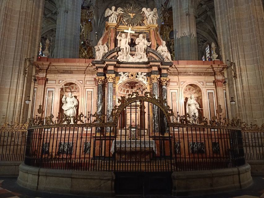 Segovia: Guided Walking Tour with Cathedral & Alcázar Entry - Timing and pacing: the walk is short, but it’s not a sprint