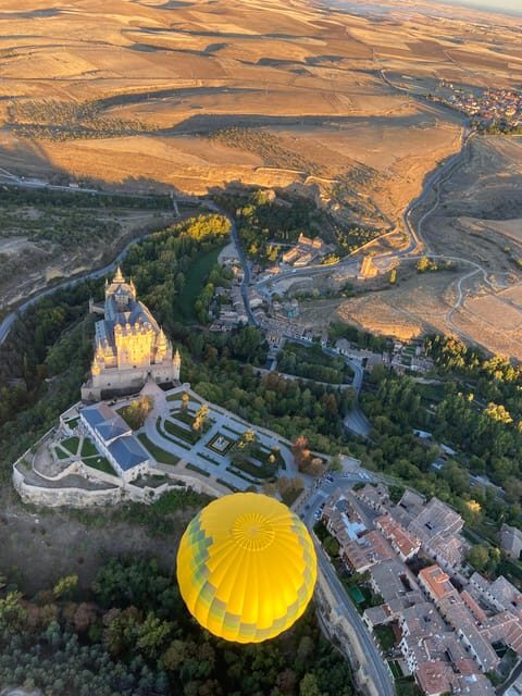 Segovia: Hot Air Balloon Flight with Picnic and Cava - The Short Ride to Launch: How They Chase the Best Views