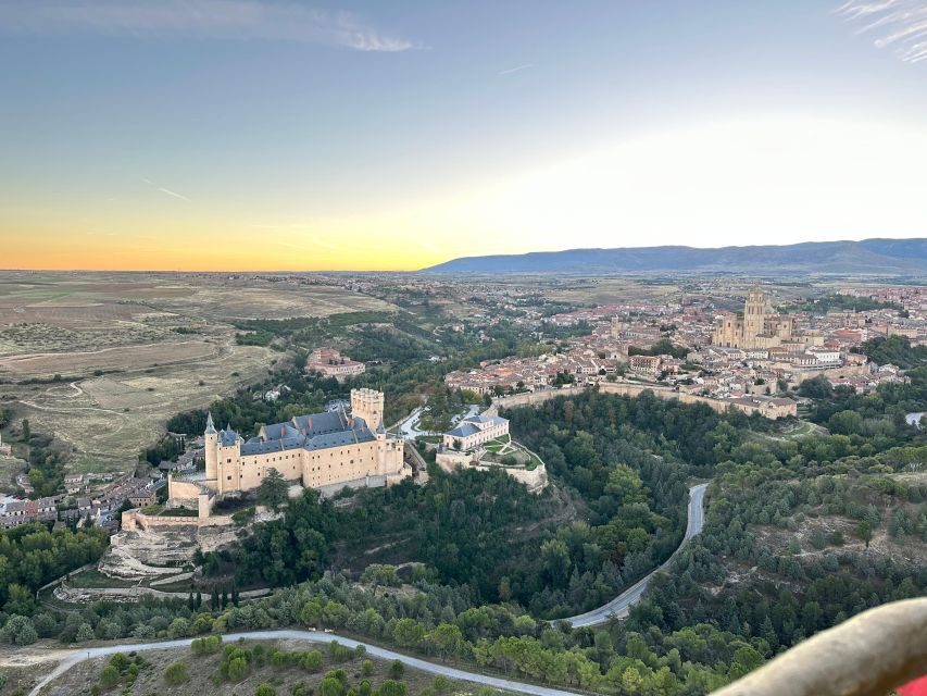 Segovia: Hot-air balloon ride with cava toast & picnic - Key moments you’ll remember