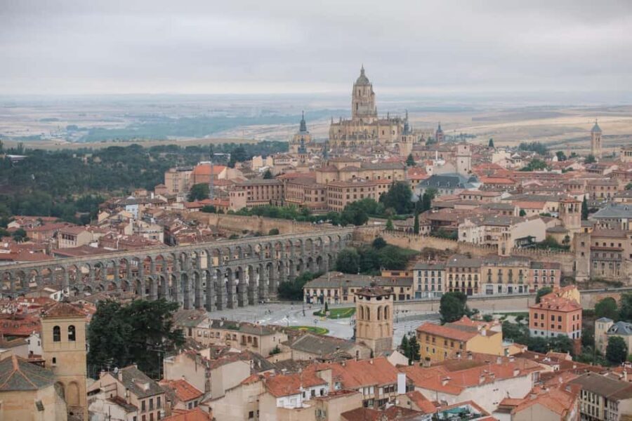 Segovia: Hot-air balloon ride with cava toast & picnic - Meeting point, pickup, and how you’ll get to launch