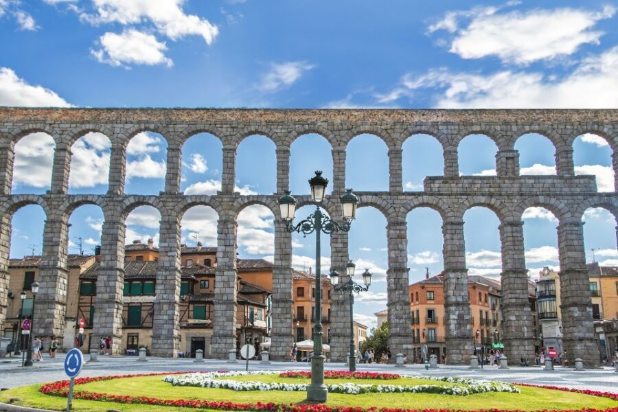 Segovia - Old Town tour including Castle visit - A 3-hour Segovia Old Town route with real momentum