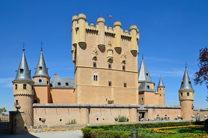 Segovia Private 5 hours Tour from Madrid with Hotel Pick up - The Segovia Aqueduct: Roman engineering you can actually feel