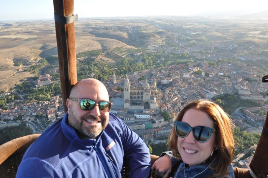 Segovia: Private Balloon Ride for 2 with Cava and Breakfast - The easy plan: meet at dawn and go up over Segovia