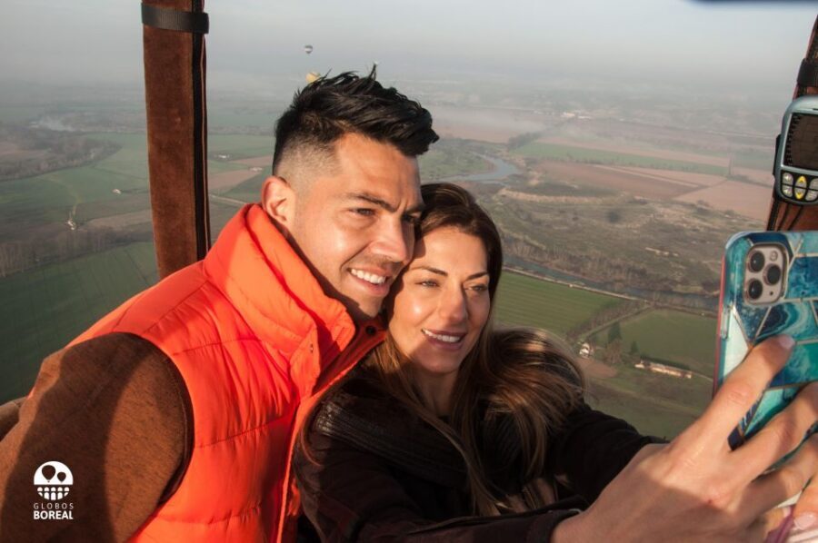 Segovia: Private Balloon Ride for 2 with Cava and Breakfast - How the crew follows the balloon and keeps you on track