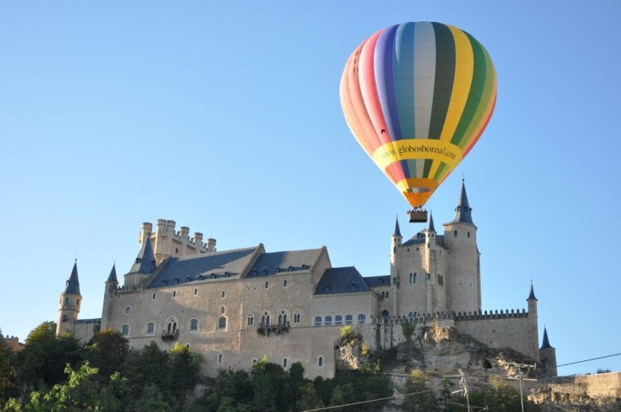 Segovia: Private Balloon Ride for 2 with Cava and Breakfast - What to bring: comfy shoes, weather clothing, and weight info