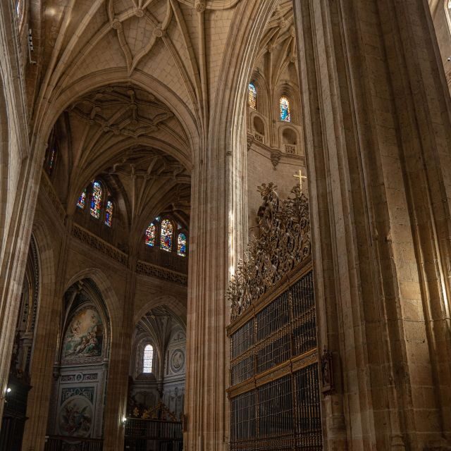 Segovia: Private City Walking Tour with Alcázar of Segovia - The Jewish quarter near Plaza Mayor and cathedral views