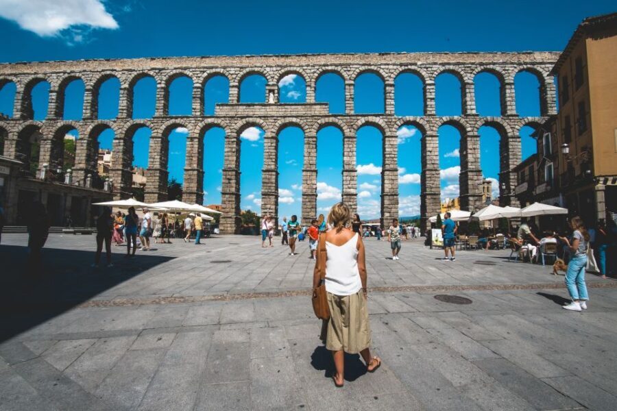 Segovia: Private City Walking Tour with Alcázar of Segovia - Starting with pickup and an orientation you can feel