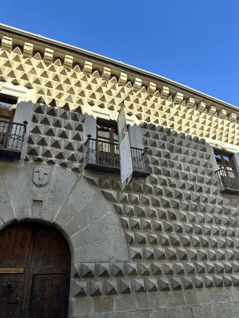 Segovia: private tour with Alcazar, Cathedral and wine tasting - Key things to love about this Segovia private tour