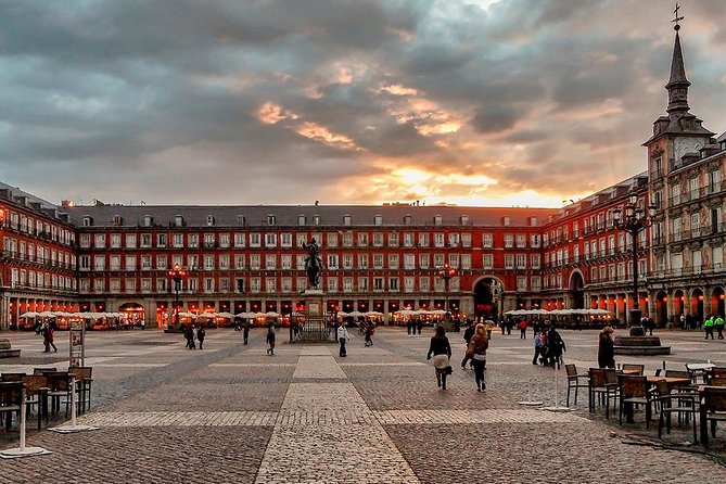 Self-Guided Audio Tour - Ghosts of Madrid: History and terror - Plaza de Santo Domingo: where the story fits the space