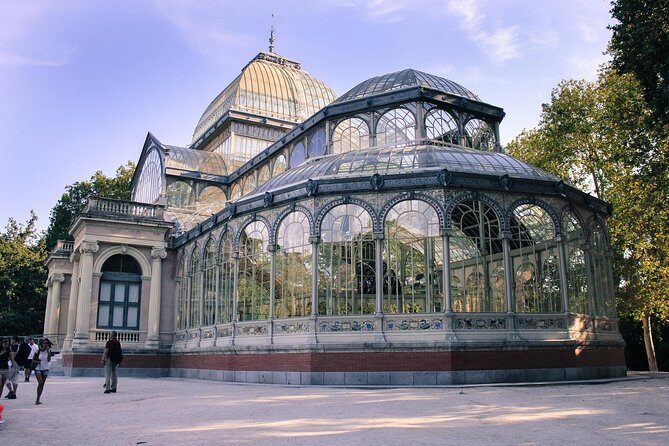 Skip-the-line Madrid Royal Palace with tapas tasting & Retiro Park - Sabatini Garden: a breath of calm and a good photo break