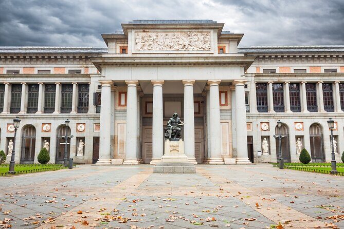 Skip the line: Prado Museum Monolingual Guided Tour - Finding your start point at Monumento a Velázquez