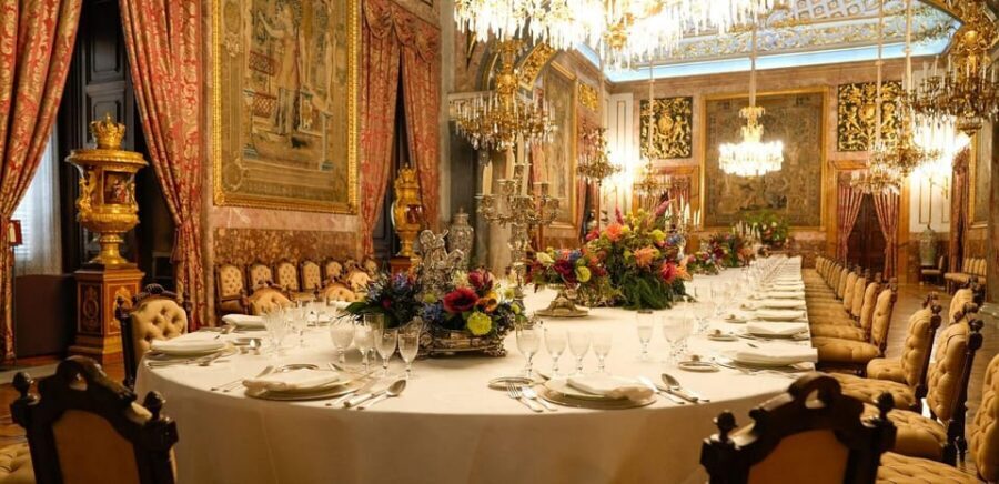 "Skip the line" Royal Palace + Prado Museum - Why the radio headsets and group size matter