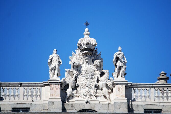Surfing Madrid: From the Palace to the Tavern Private Tour - Getting your bearings fast: how the route really works