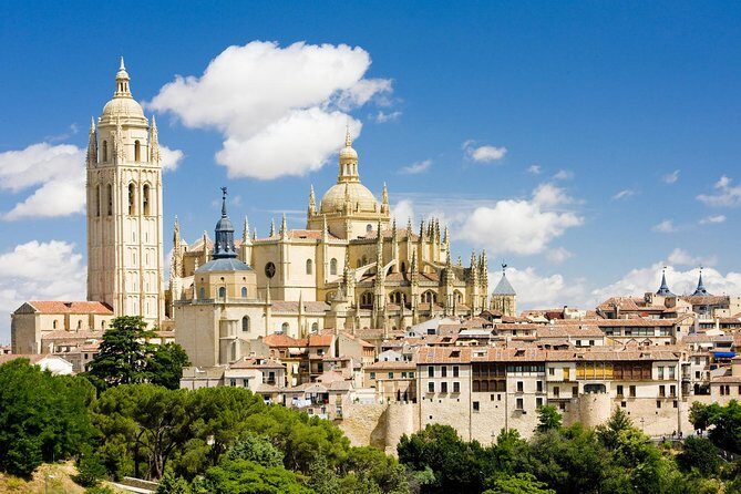 Toledo and Segovia Full Day tour from Madrid - Guides make the difference: English flow and tour style
