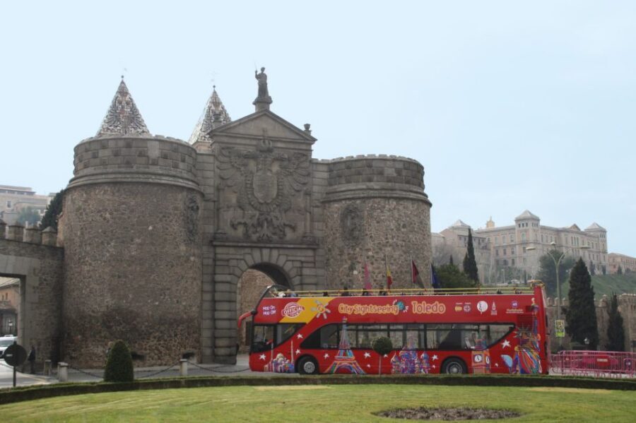 Toledo: City Sightseeing Hop-On Hop-Off Bus Tour & Extras - Jewish Quarter and San Juan de los Reyes Monastery: history in shapes, not slogans