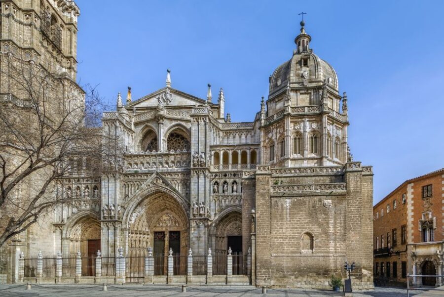 Toledo: Exclusive Private Tour with Licensed Guide - Wine and food wisdom without forcing a meal