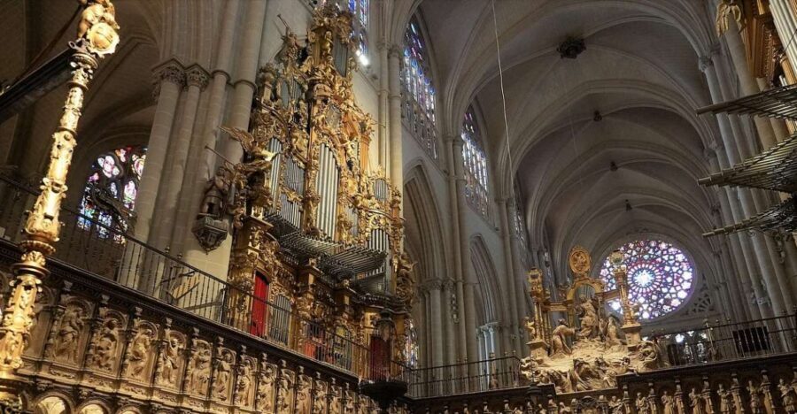Toledo: Guided Walking Tour with Cathedral Ticket and Tour - Entering the Primate Cathedral: Treasury, Gold Altarpiece, and Choir Stalls