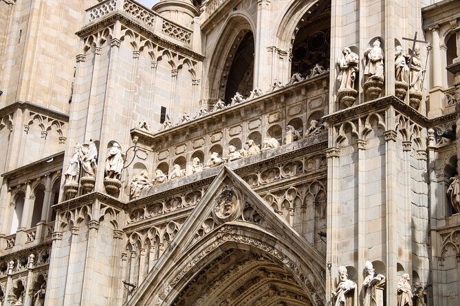 Toledo Historical Small Group Tour with Cathedral & Monuments - Catedral Primada: the one-hour interior that sells the whole tour