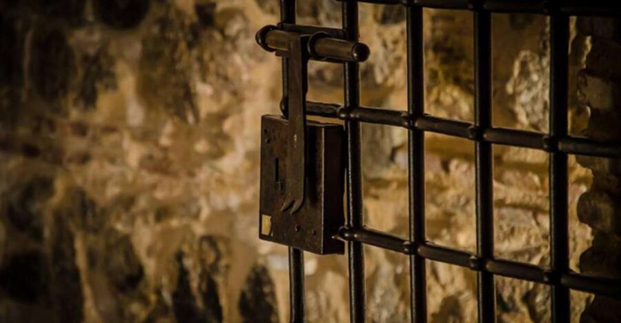 Toledo: Mysteries and Secrets Tour in Spanish - The guide matters: why David’s storytelling is the real draw