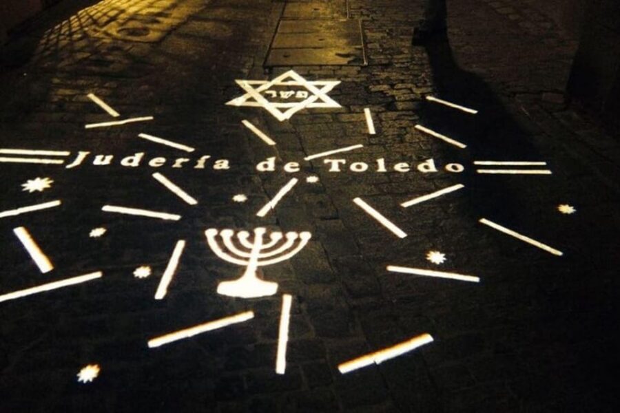 Toledo: Private Jewish Walking Tour - Plaza de Zocodover: the meet-up that helps you get oriented fast