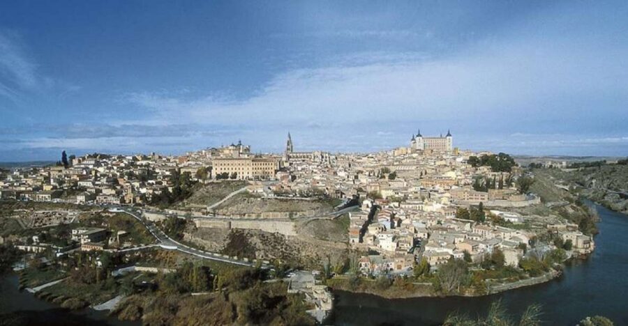 Toledo: Private Monuments Walking Tour with Monument Entry - Key things to know before you go