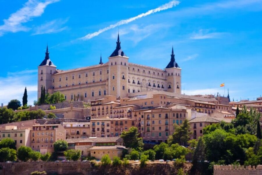 Toledo: Private tour with an official guide - Hotel Pickup and the Easiest Start Point in Toledo