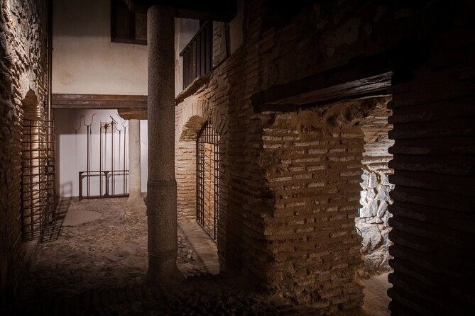 Toledo Underground Tour Visit Thermae and Private Basements - Guides Matter Here: The Difference Between a Tour and a Story