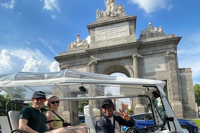 Tour en tuk-tuk electrico por MADRID MODERNO - San Francisco el Grande, Puerta de Toledo, and Neptune Fountain