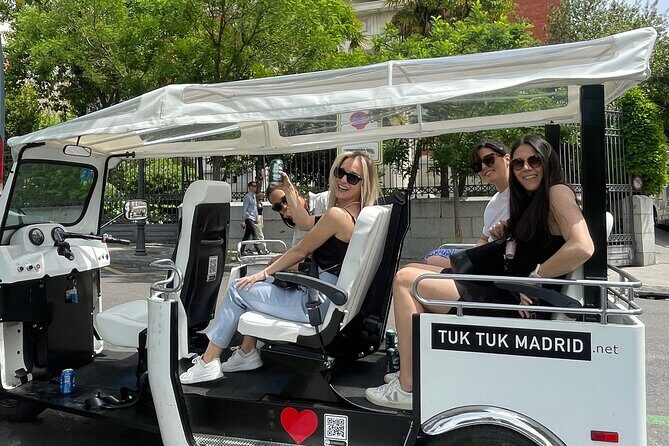 Tour en tuk-tuk electrico por MADRID MODERNO - Las Ventas, Salamanca, and the Plaza de Colón Side of Madrid