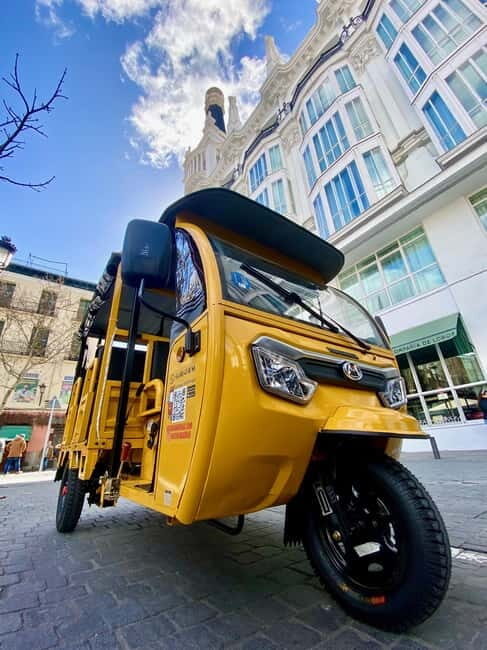 Tour en Tuk Tuk por lo mejor de Madrid - Pickup, meeting points, and how to not waste time