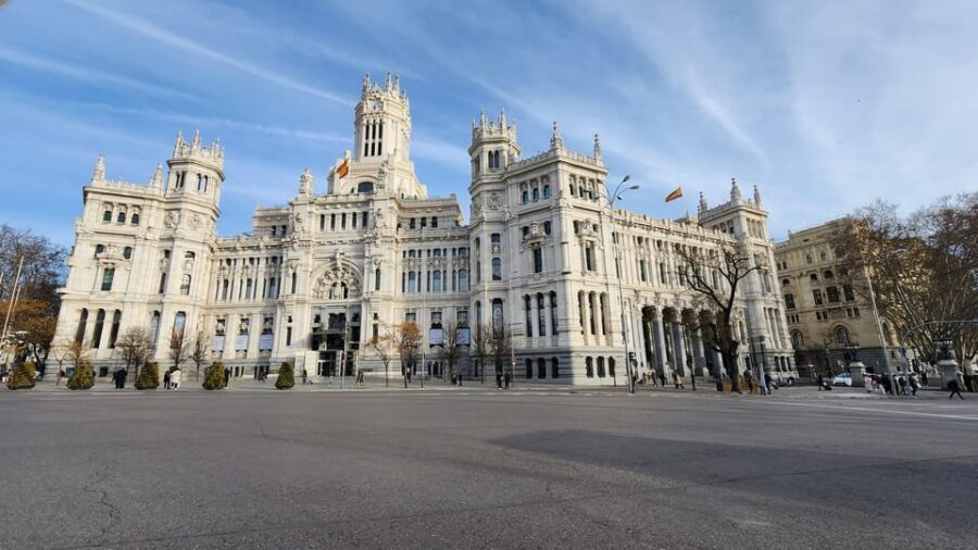 Tour Madrid: Secrets in a Electric Tuk Tuk - Key highlights worth clocking