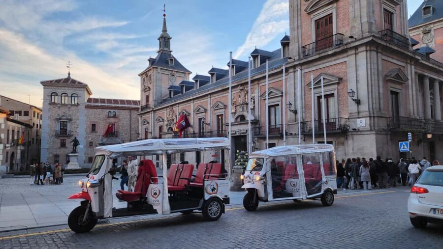 Tour Madrid: Secrets in a Electric Tuk Tuk - Plaza de España: Miguel de Cervantes and Tower Views