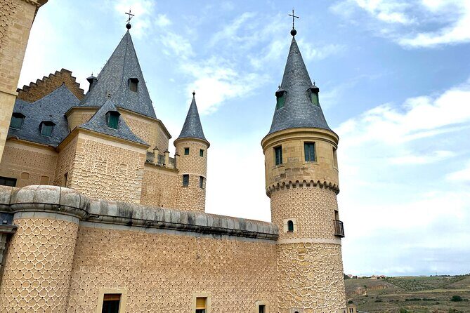 Tour Segovia and La Granja de San Ildefonso from Madrid - Corpus Christi’s synagogue story and a real walk through La Juderia