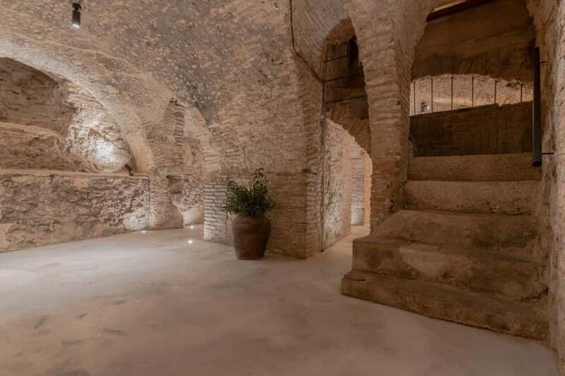 TOUR “ TOLEDO TODO EN UNO ” - Jesuit Church and Church of Saint Vincent: Legends in the Details