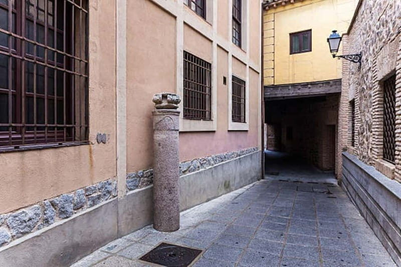 TOUR “ TOLEDO TODO EN UNO ” - Casa Rodrigo de la Fuente: Silk Wealth, Converts, and Roman Caves