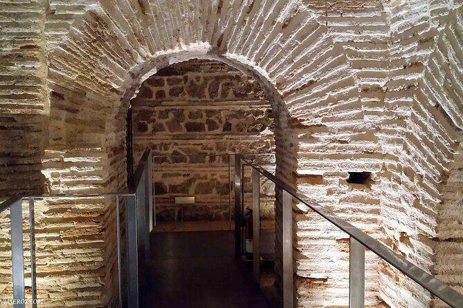 Underground Toledo Private Walking Tour with Official Local Guide - Stop 6: Calle del Ángel hammam basement and the hypocaust clues