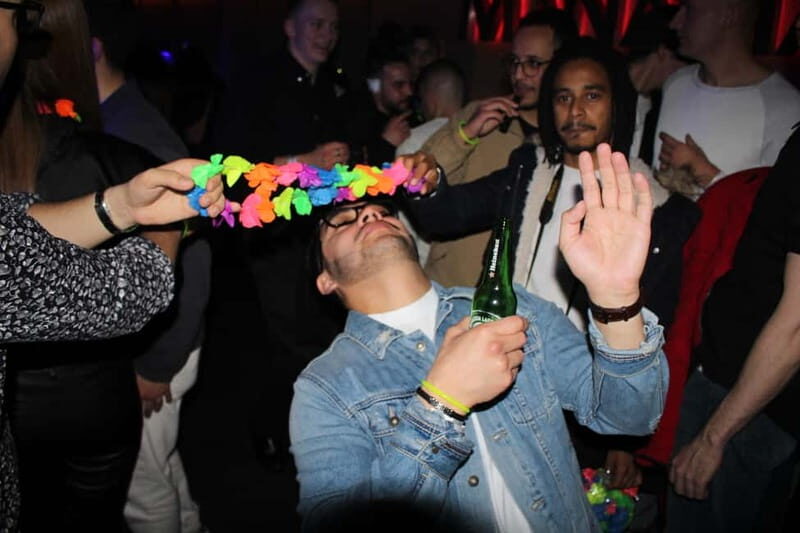 Wild Night Pub Crawl: Free Shots, Games & VIP Club Entry! - The Social Side: Erasmus Mix, Multilingual Guides, and Easy Conversation